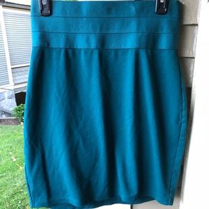 NWOT Max Studio stretch pencil skirt
